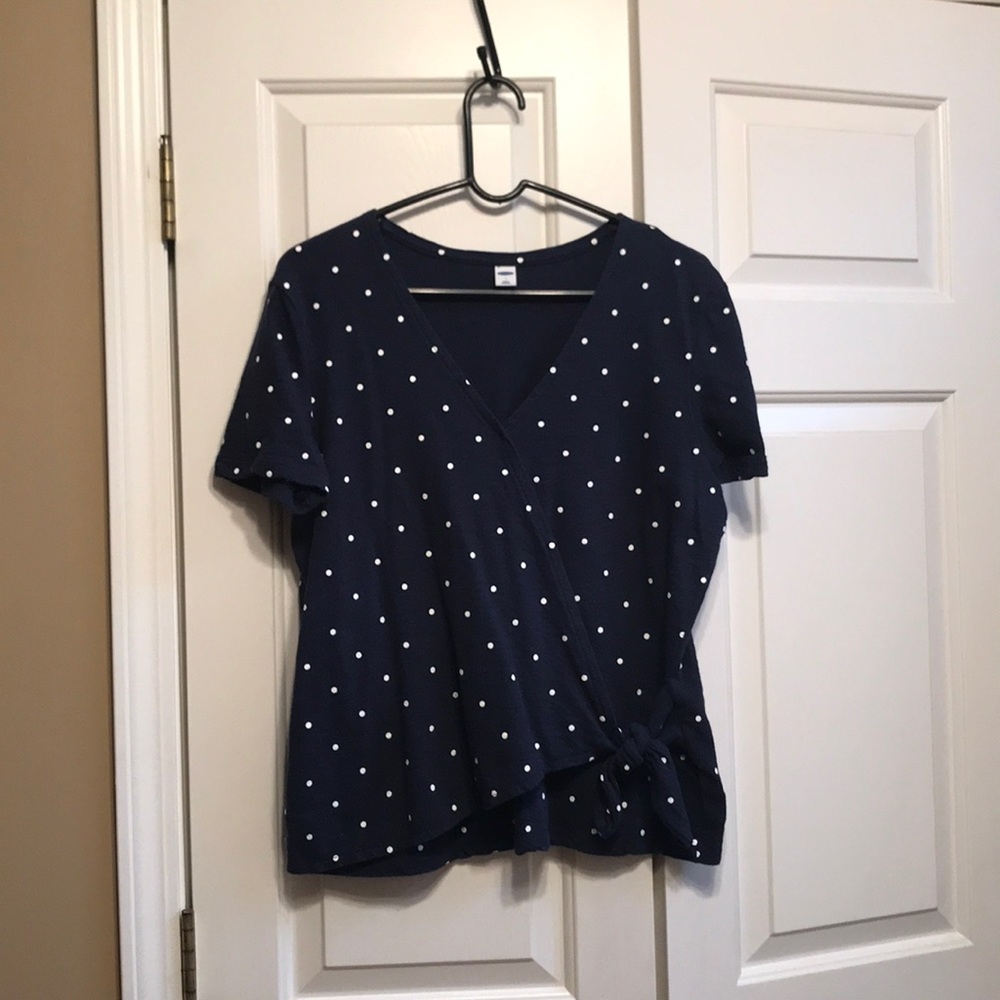 Polka dot cross over t